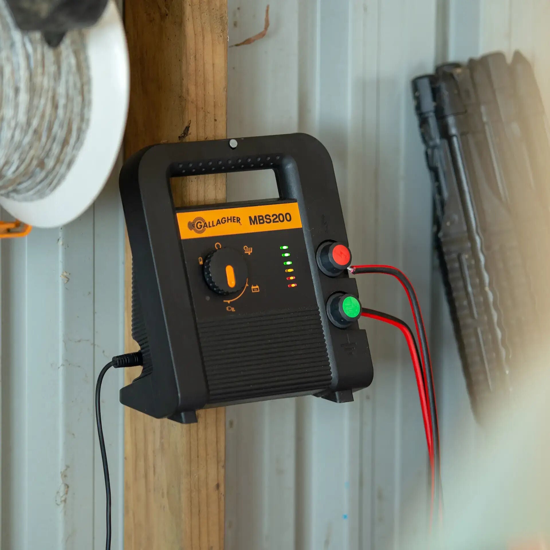 Gallagher MBS200 - Schrikdraadapparaten - 23 cm - Multi - 230V/12V/Solar - 1.5 Joule - 23 cm