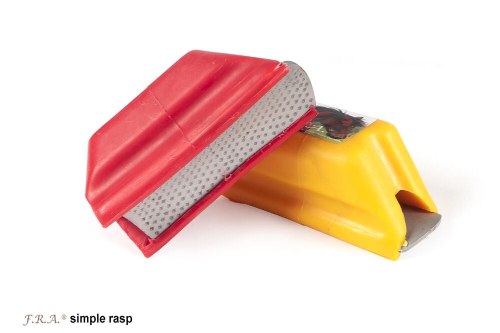F.R.A. Simple Hoefrasp Fijn -  Hoef verzorging - Geel - 5.3x5.3x11 cm