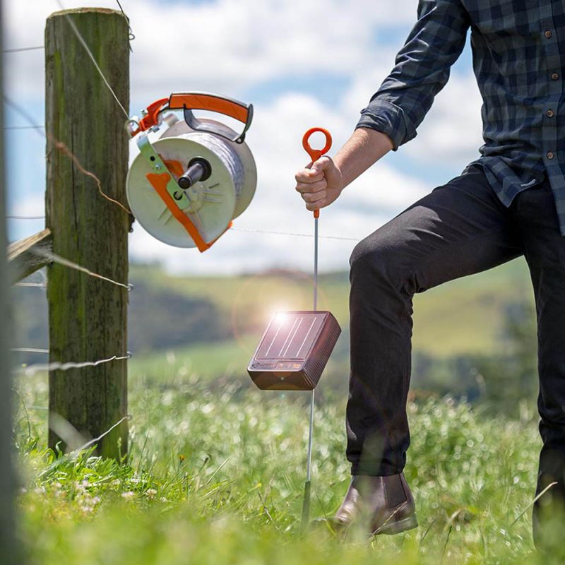 Gallagher Solar S12  Incl. Lithium Batterij met gratis Standaard - Solar schrikdraadapparaat - 16.5 cm - 14 cm