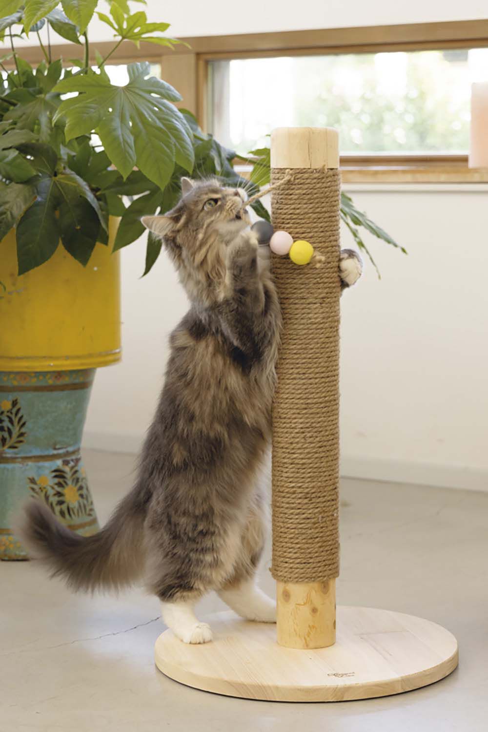 Designed by Lotte Sinora - Krabpaal - Zand - 70.2x40x40 cm