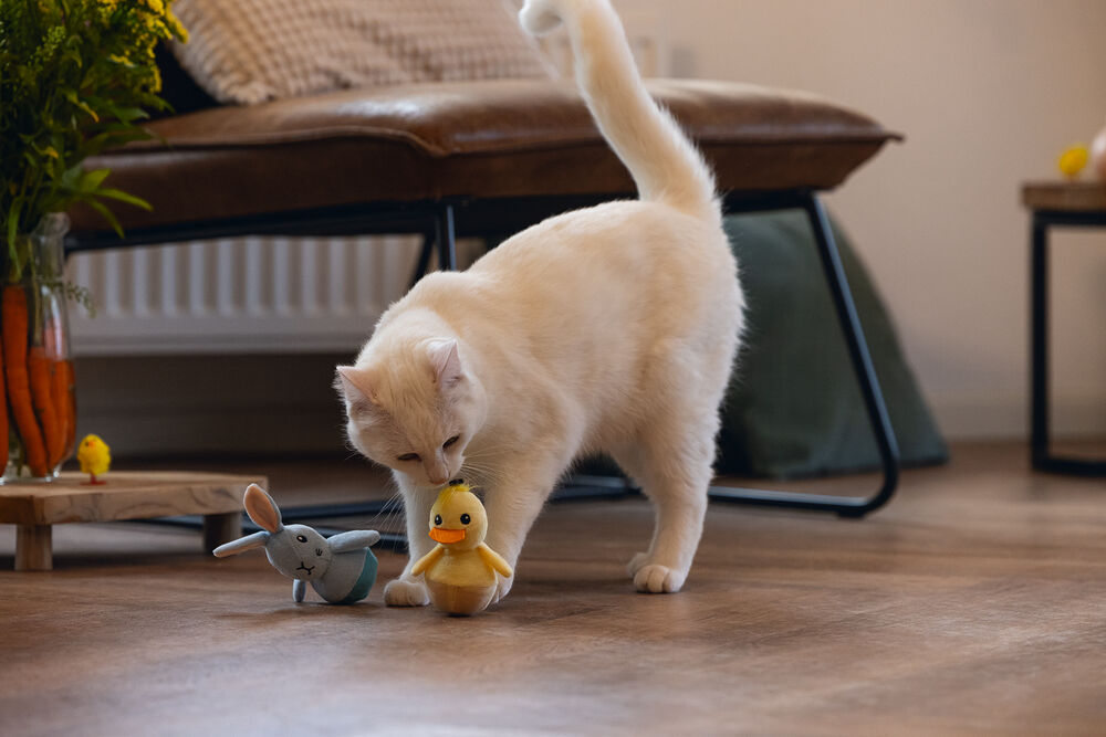 Beeztees Paaswobbler Pluche - Kattenspeeltje