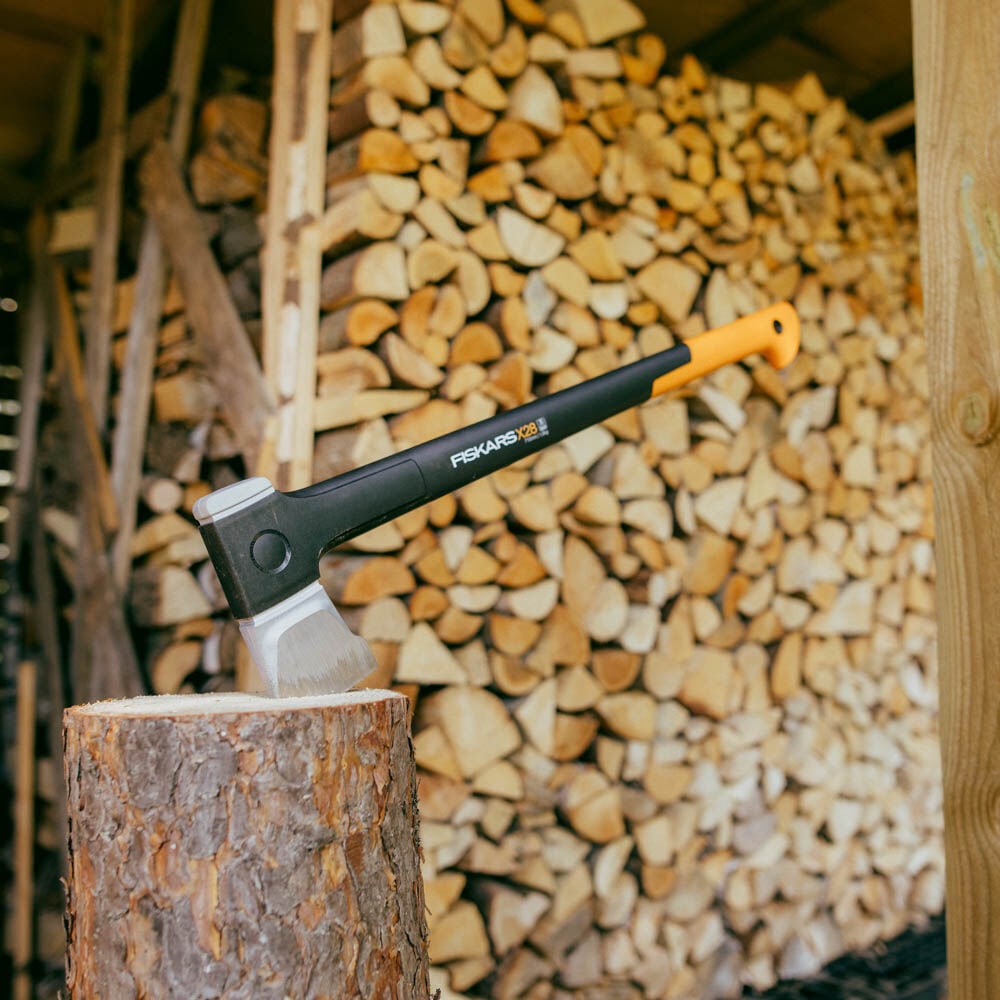 Fiskars X28 - Kloofbijl - Zwart, Oranje