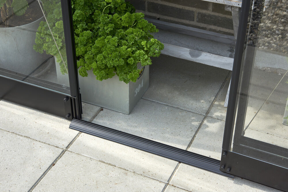 Halls Greenhouses QUBE LT 24 - Muurkas - Zwart - Veiligheidsglas