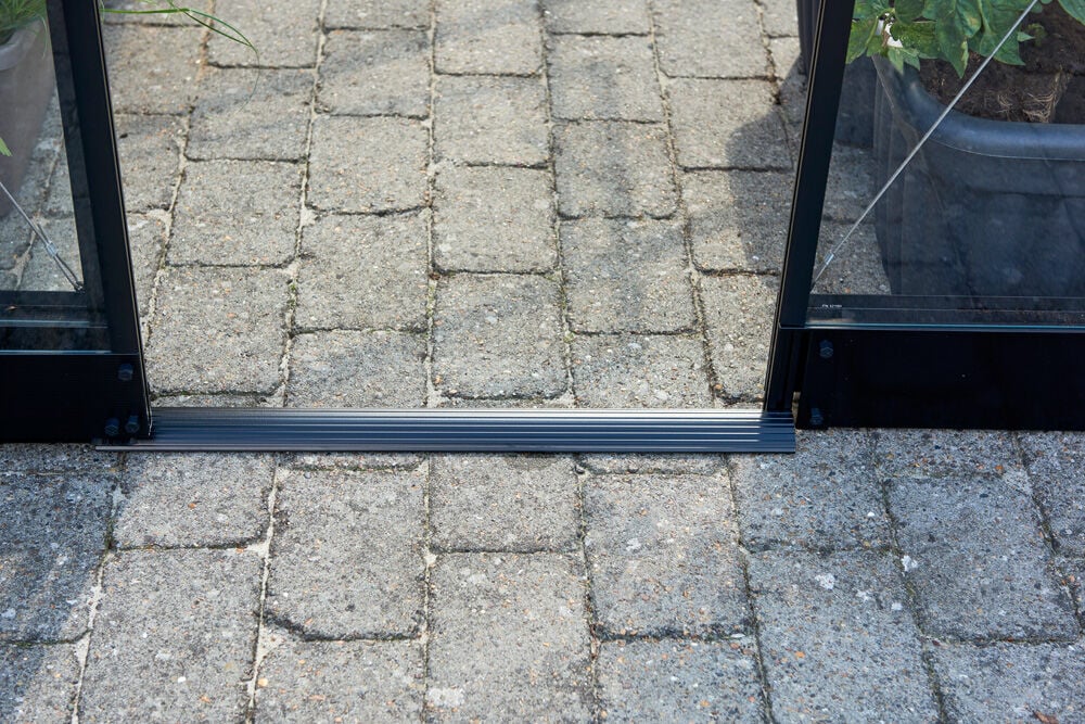 Halls Qube 610 - Fundering - zwart - 12x1x321 cm