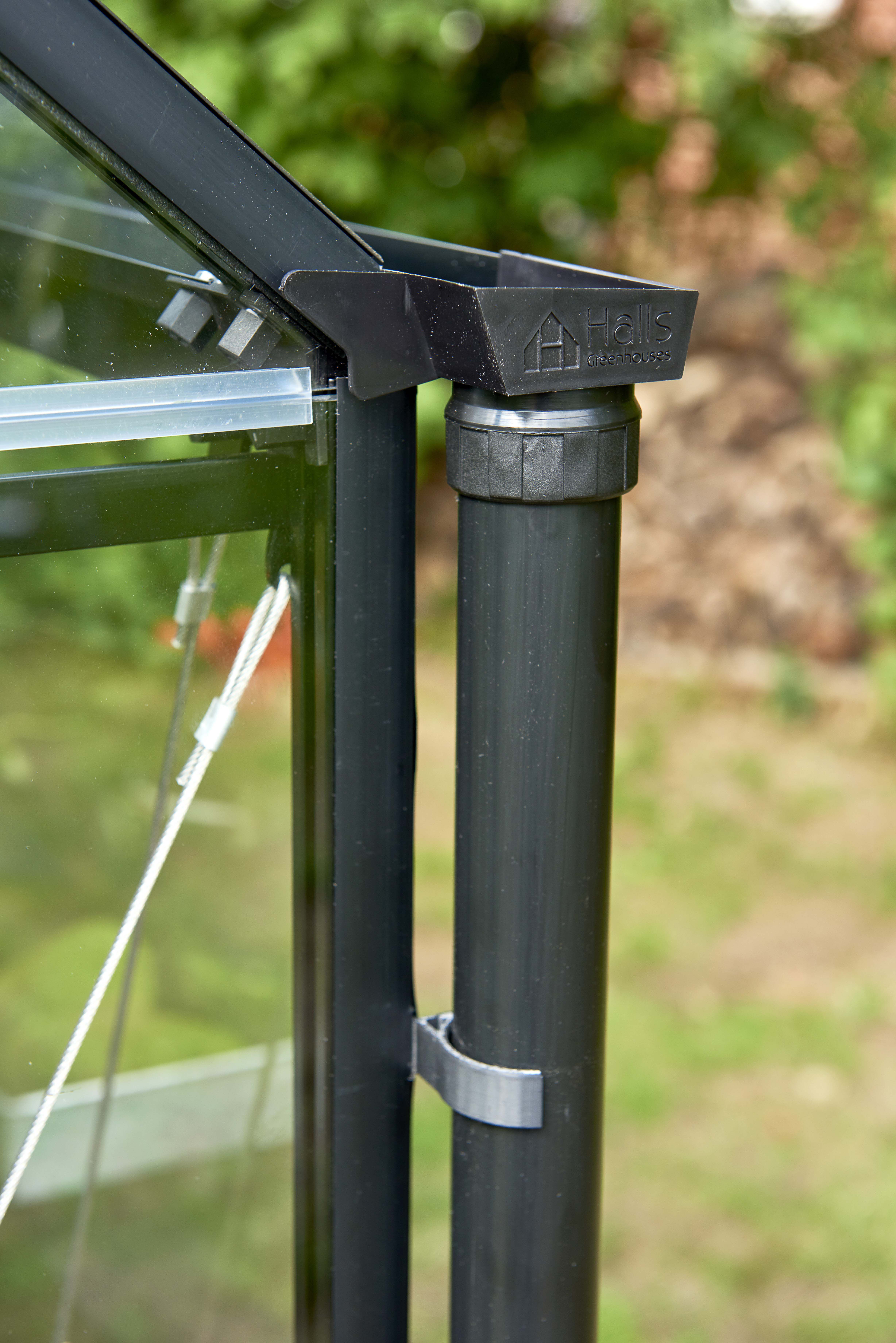 Halls Qube LT - Regenpijpen