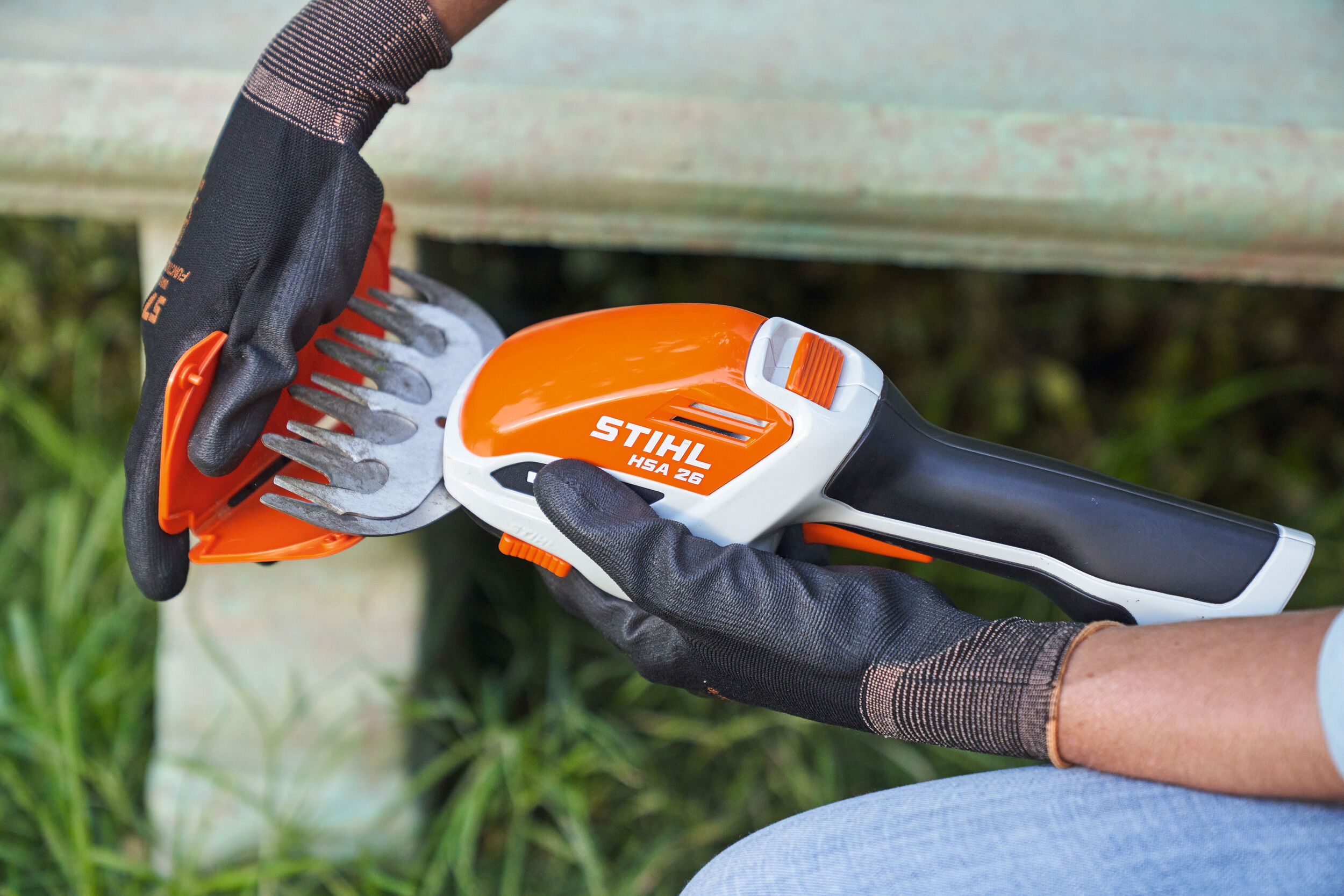 STIHL HSA 26 - Accu gras- en buxusschaar set (incl. accu en lader) - 20 cm