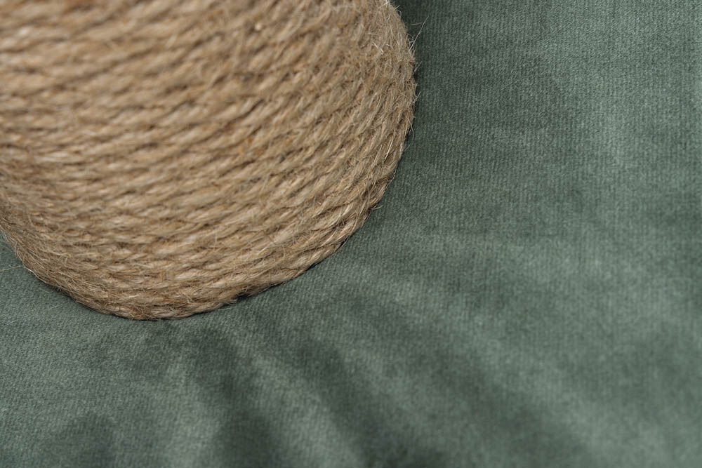 Designed by Lotte Yenna - Krabpaal - Groen - 50x35x35 cm