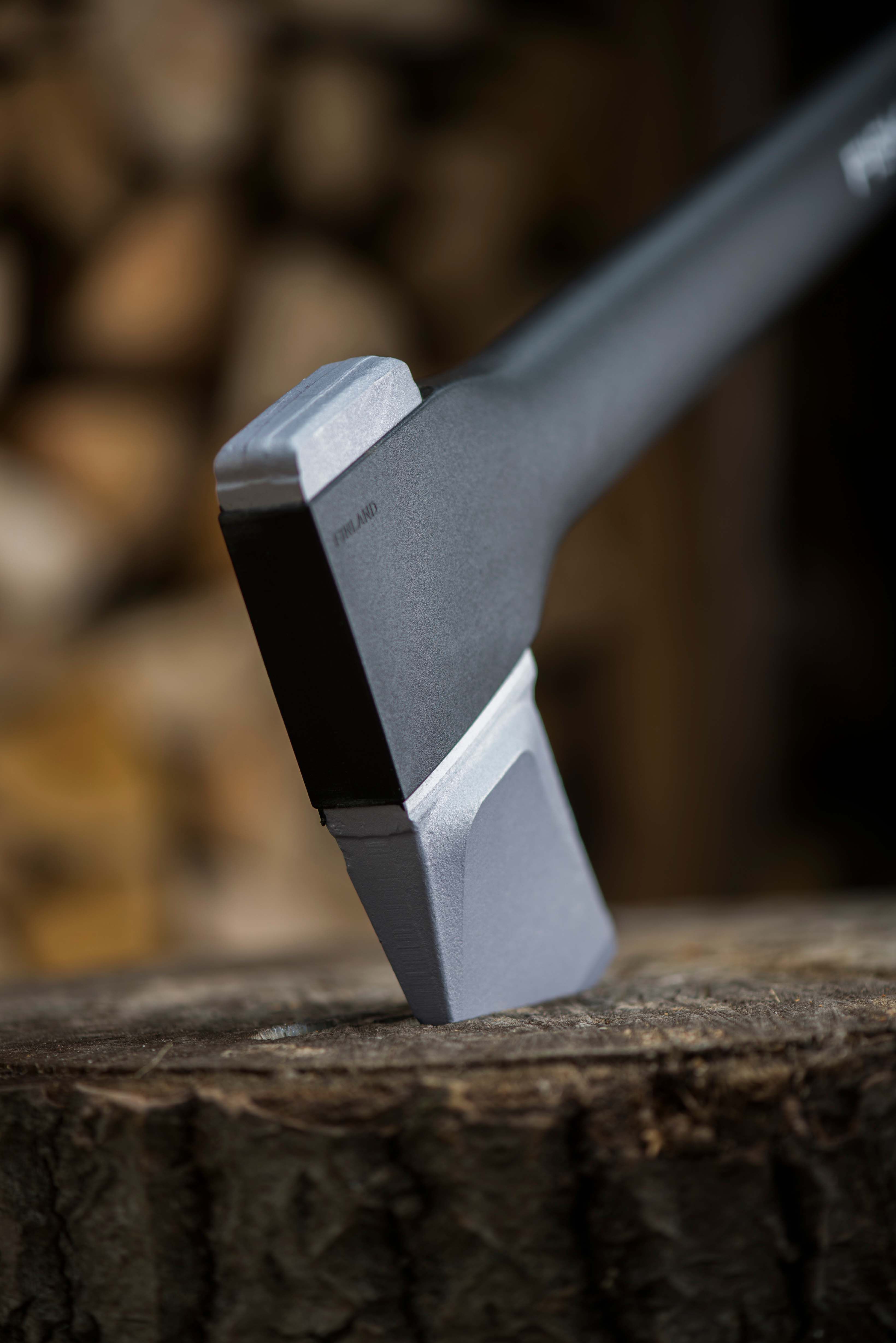 Fiskars X17 - M - Kloofbijl - Oranje / Zwart - 60 cm