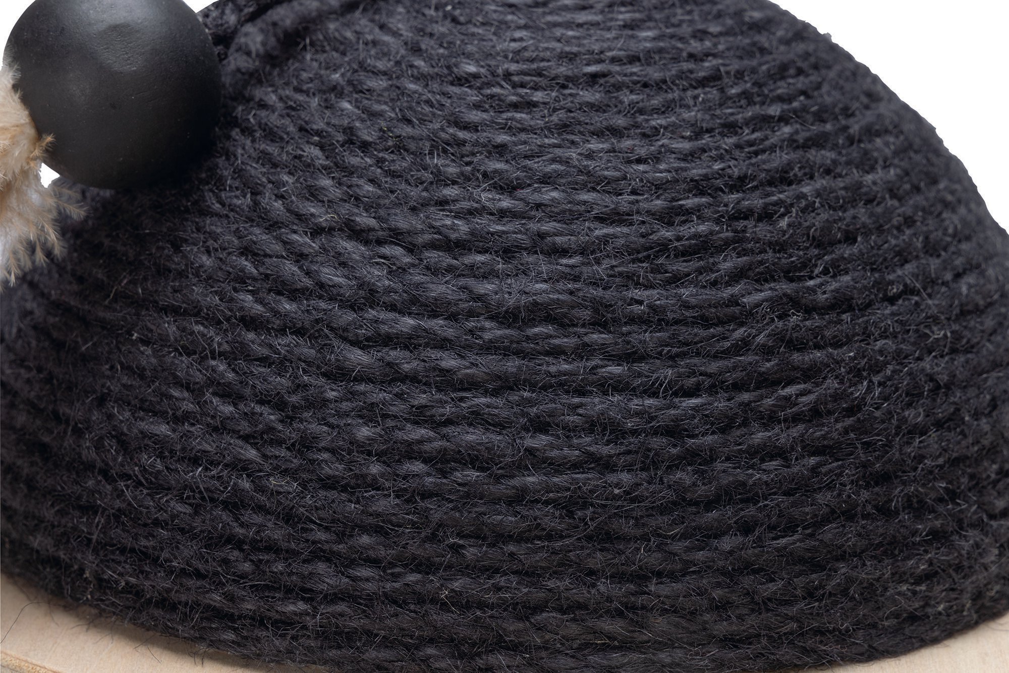 Designed by Lotte Baya - Speelbol - bruin