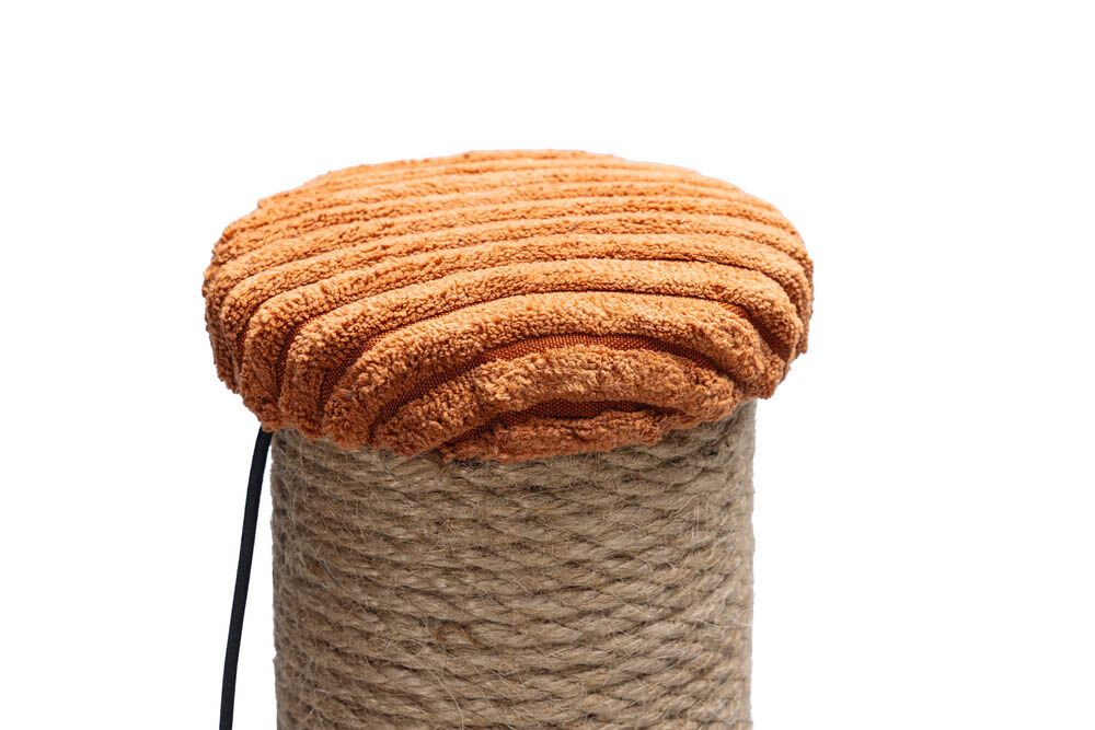 Designed by Lotte Ribbed - Krabpaal - Terracotta - 41x41x70 cm