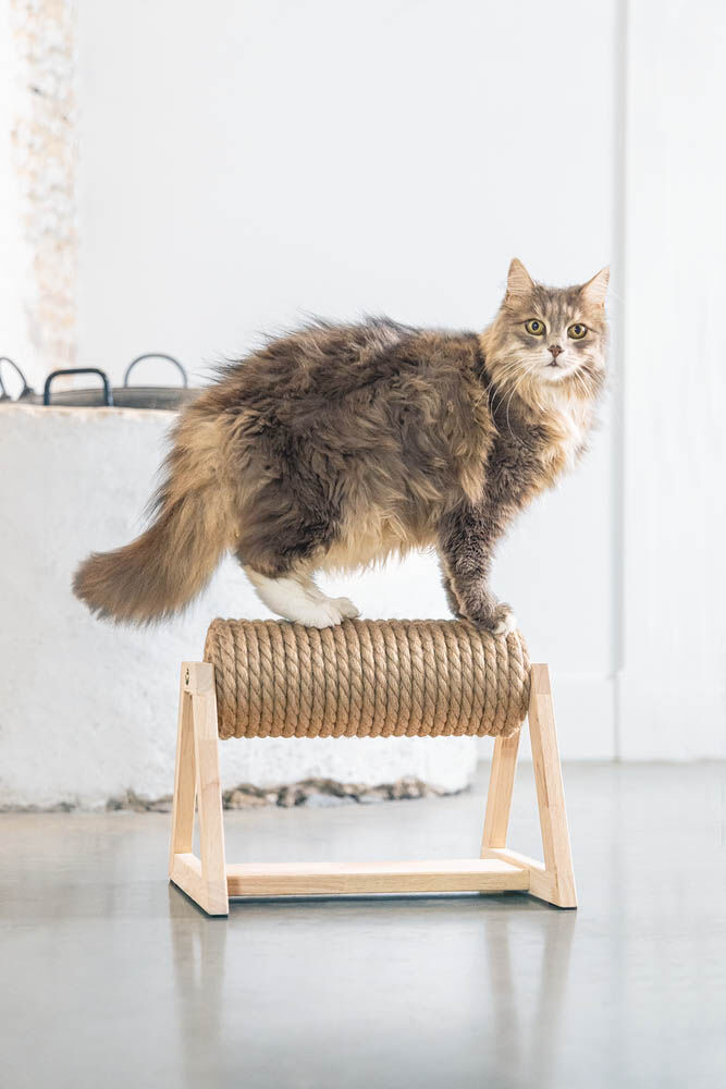 Designed by Lotte Yves - Krabpaal - Naturel - 30x36x30 cm