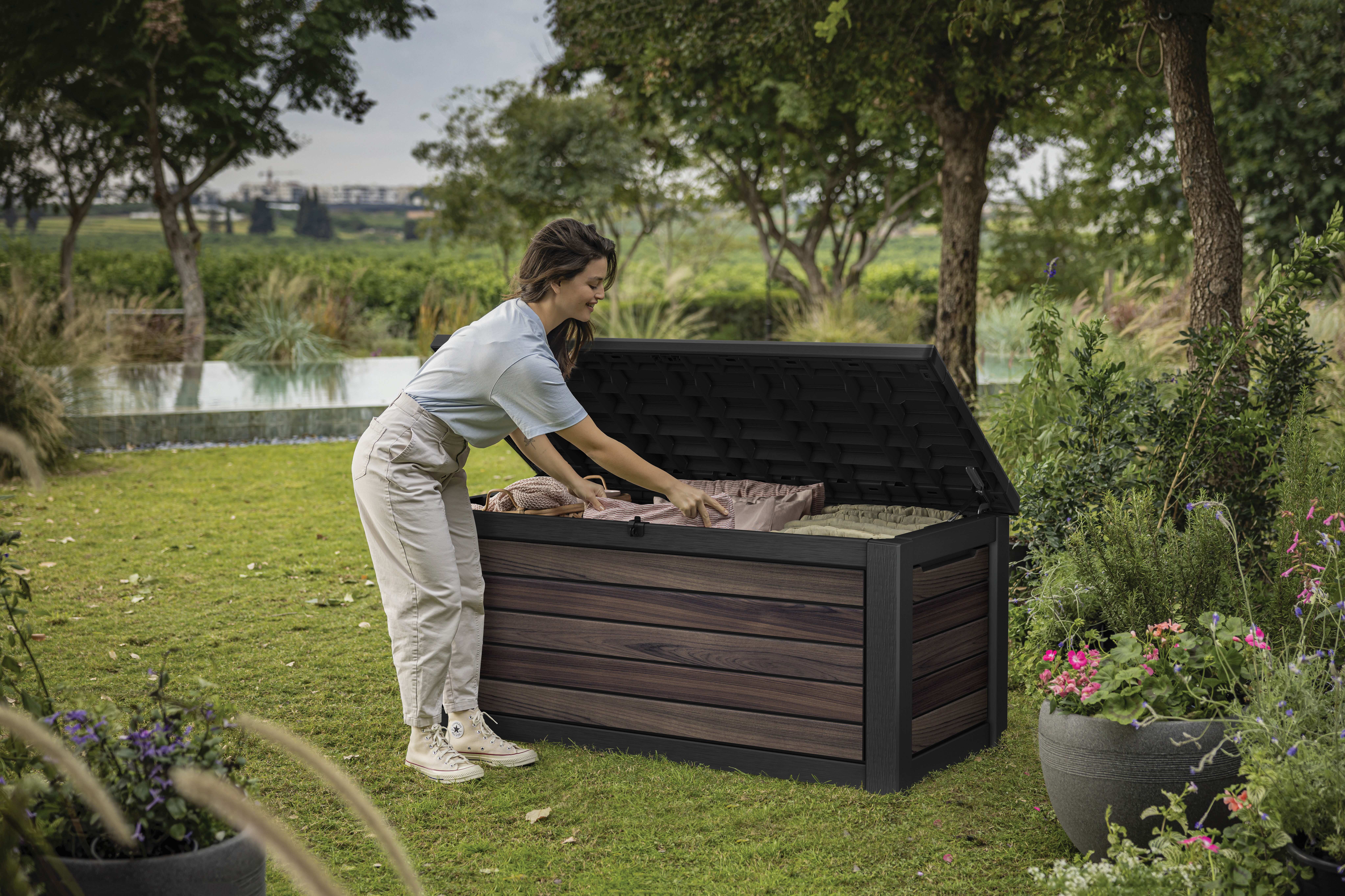 Keter Rosewood - Opbergbox - 69.5x72x155 cm