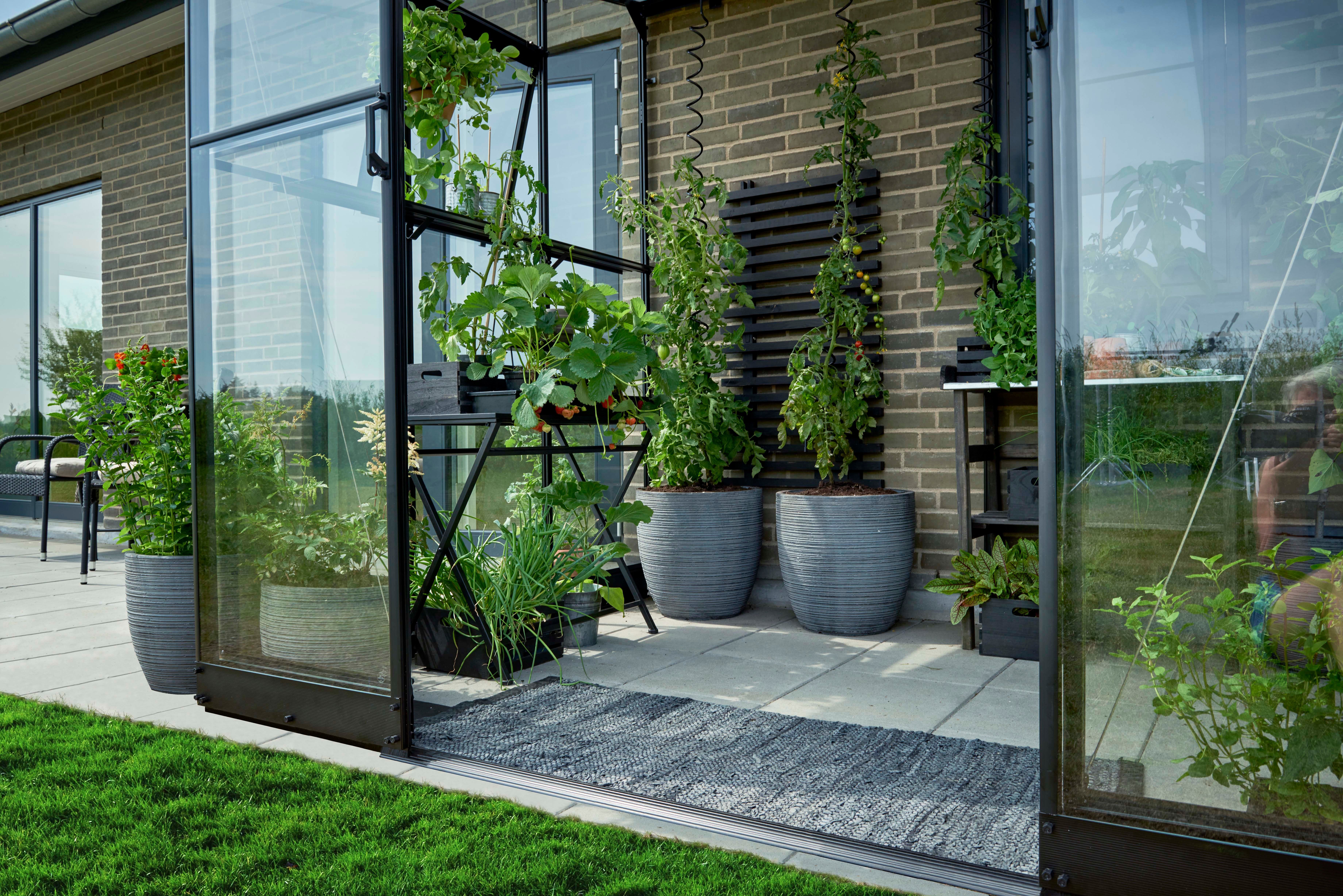 Halls Qube LT 68 - Fundering - zwart - 3x12x251 cm