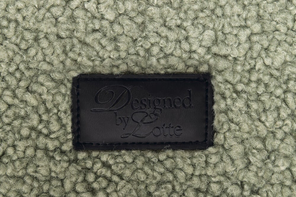 Designed by Lotte Yndis - Hondenkussen - Bouclé - Ovaal - Groen - 15x85x115 cm - XL