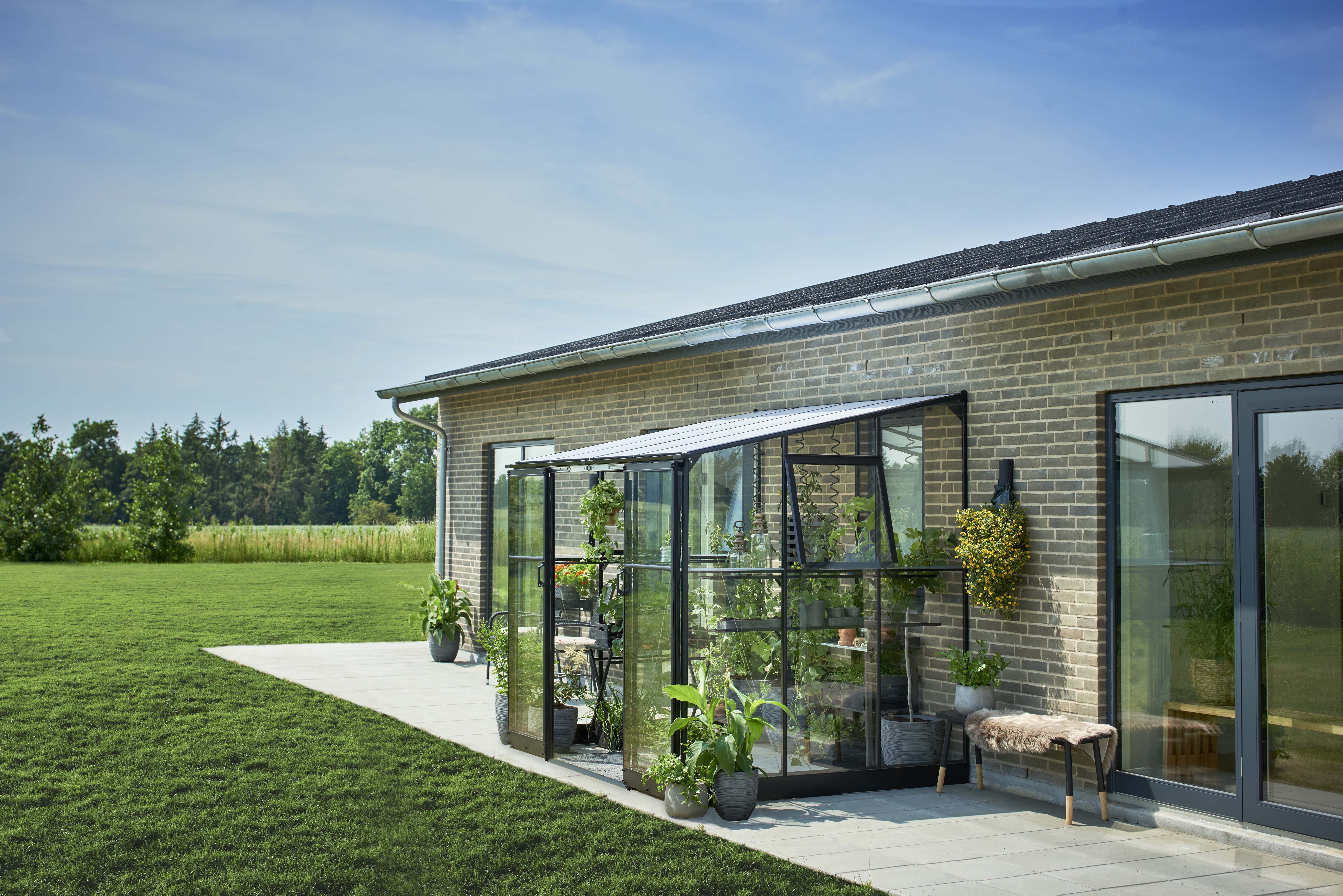 Halls Qube LT 68 - Muurkas - Zwart - Veiligheidsglas & polycarbonaat