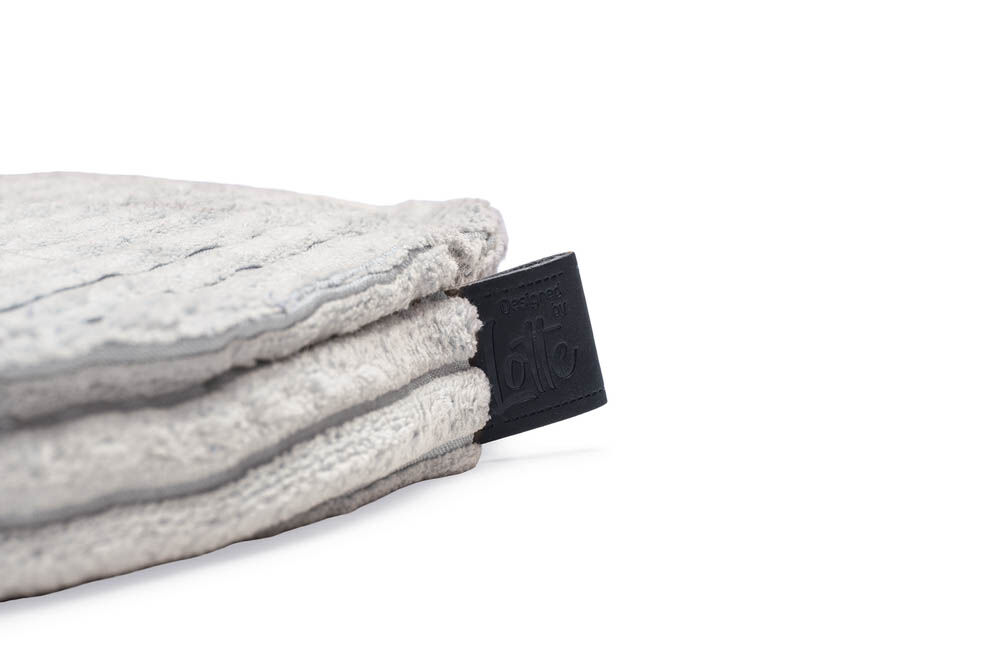 Designed by Lotte Ribbed - Krabpaal - Lichtgrijs - 41x41x70 cm