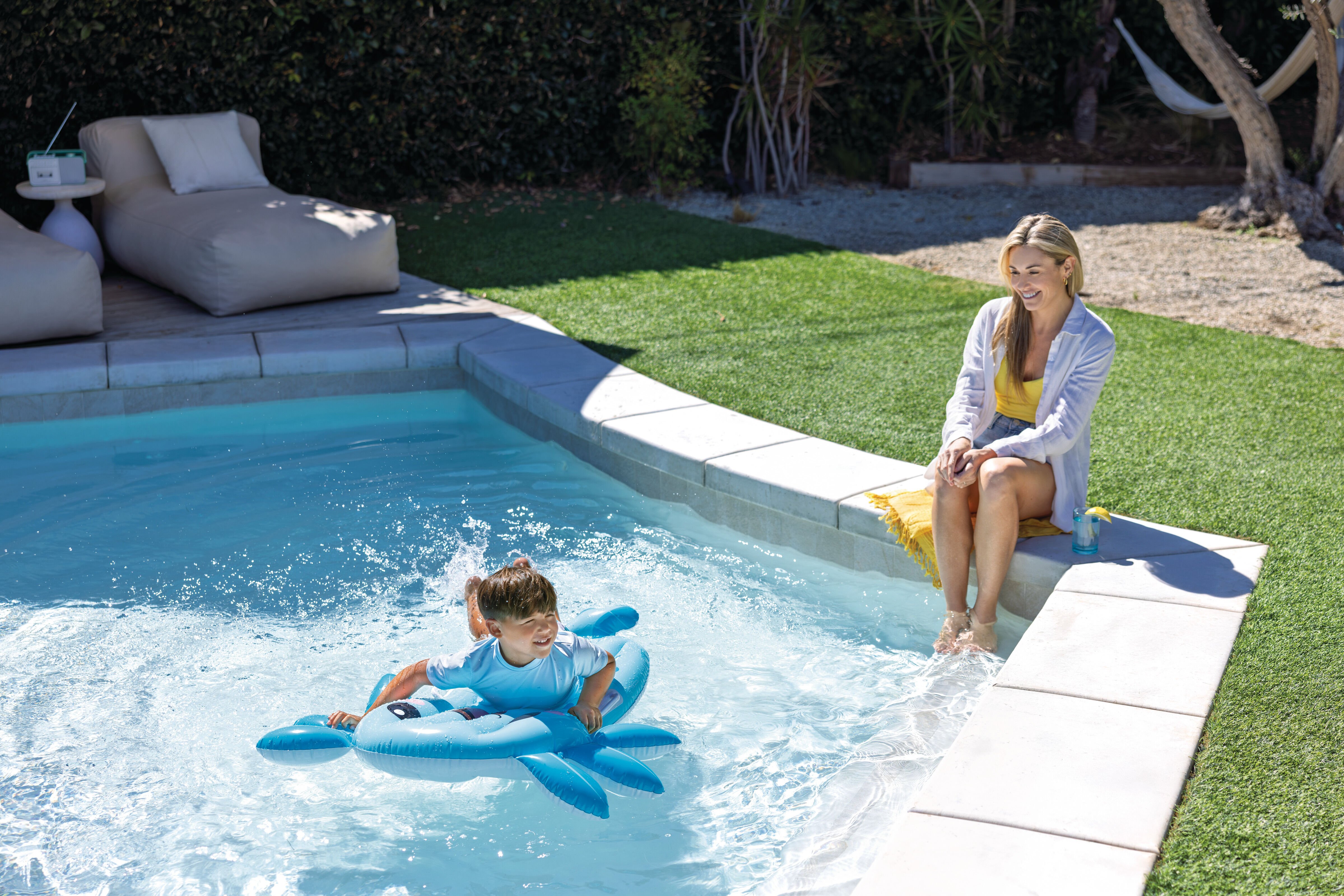 Intex Float - Opblaasbaar Luchtbed - blauw - 94x14x109 cm