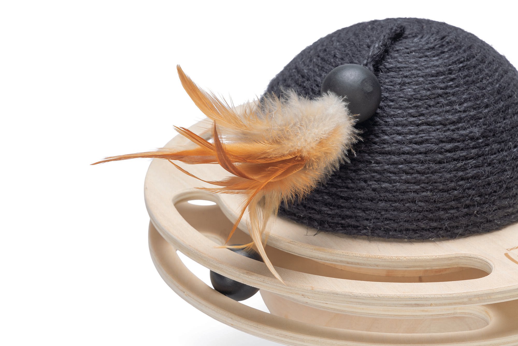 Designed by Lotte Baya - Speelbol - bruin