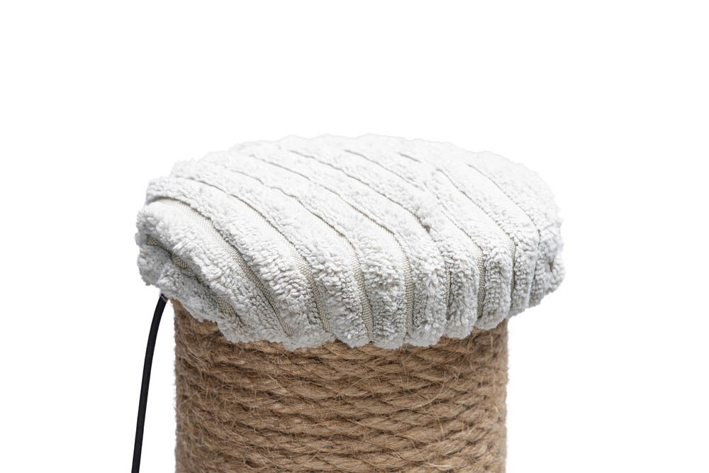 Designed by Lotte Ribbed - Krabpaal - Lichtgrijs - 41x41x70 cm