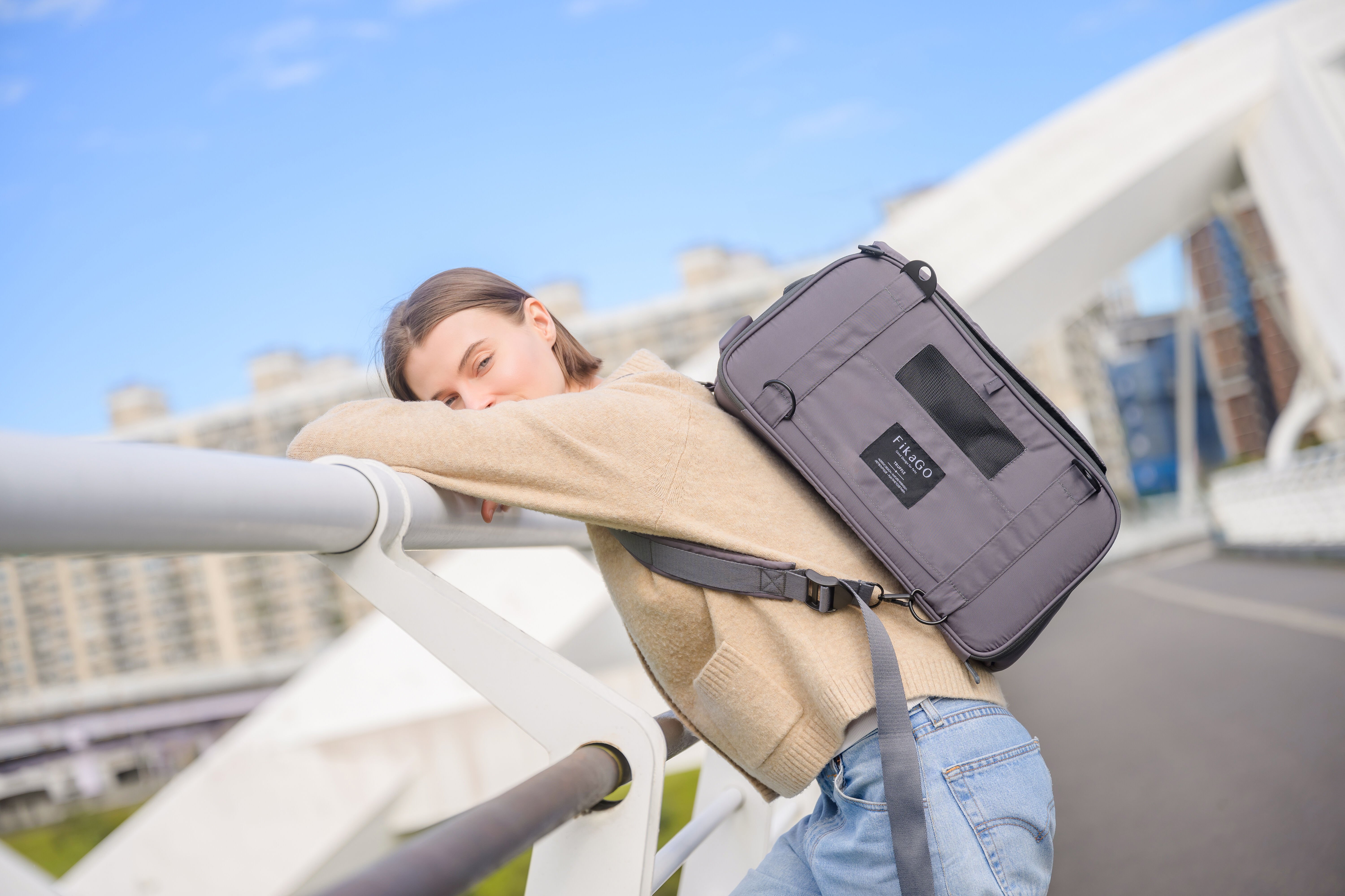 Fikago Truffle - Travel Carrier tot 5 kg- Honden draagtas - Grijs - 23x43x27 cm