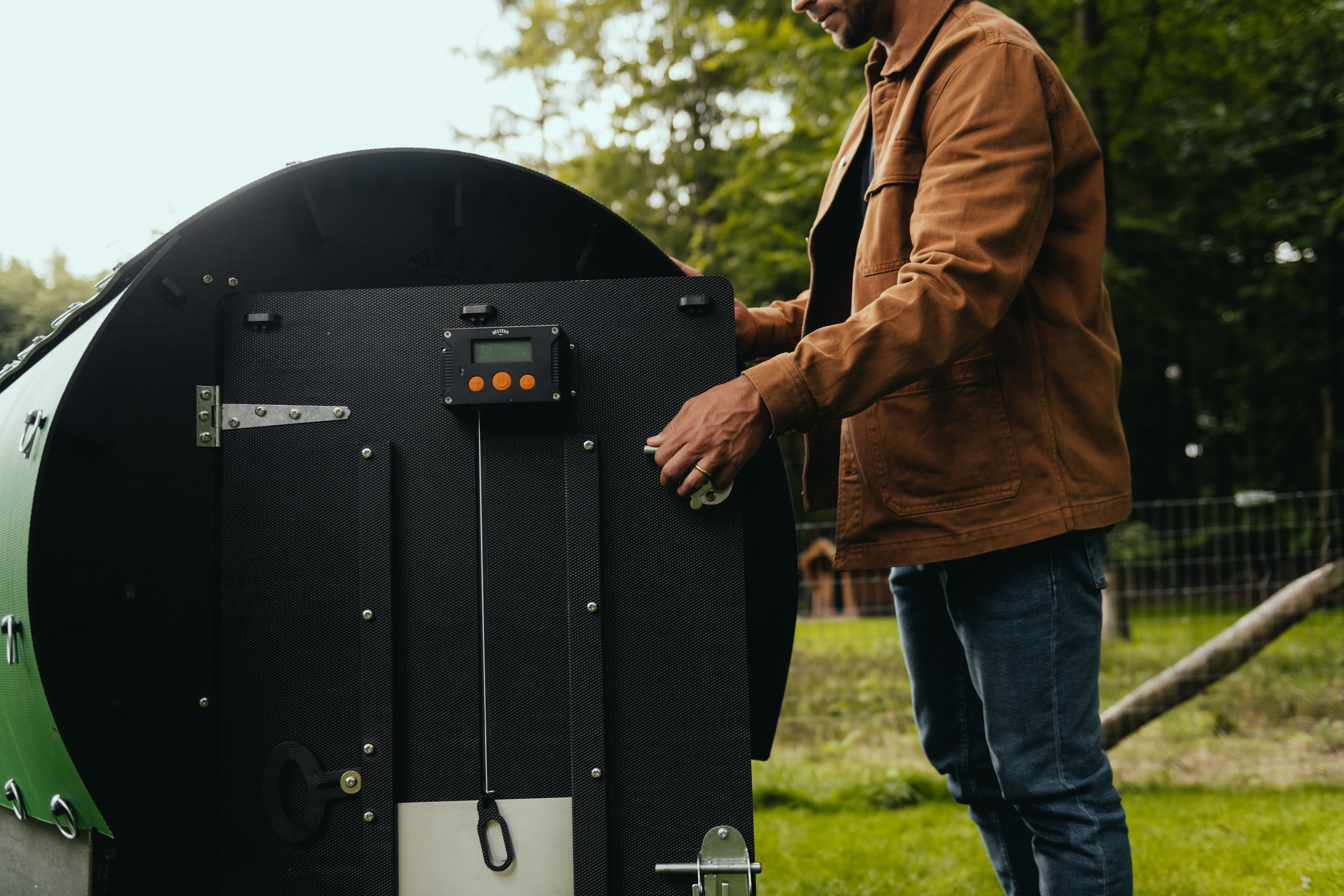 Nestera - Automatische deuropener kippenhok