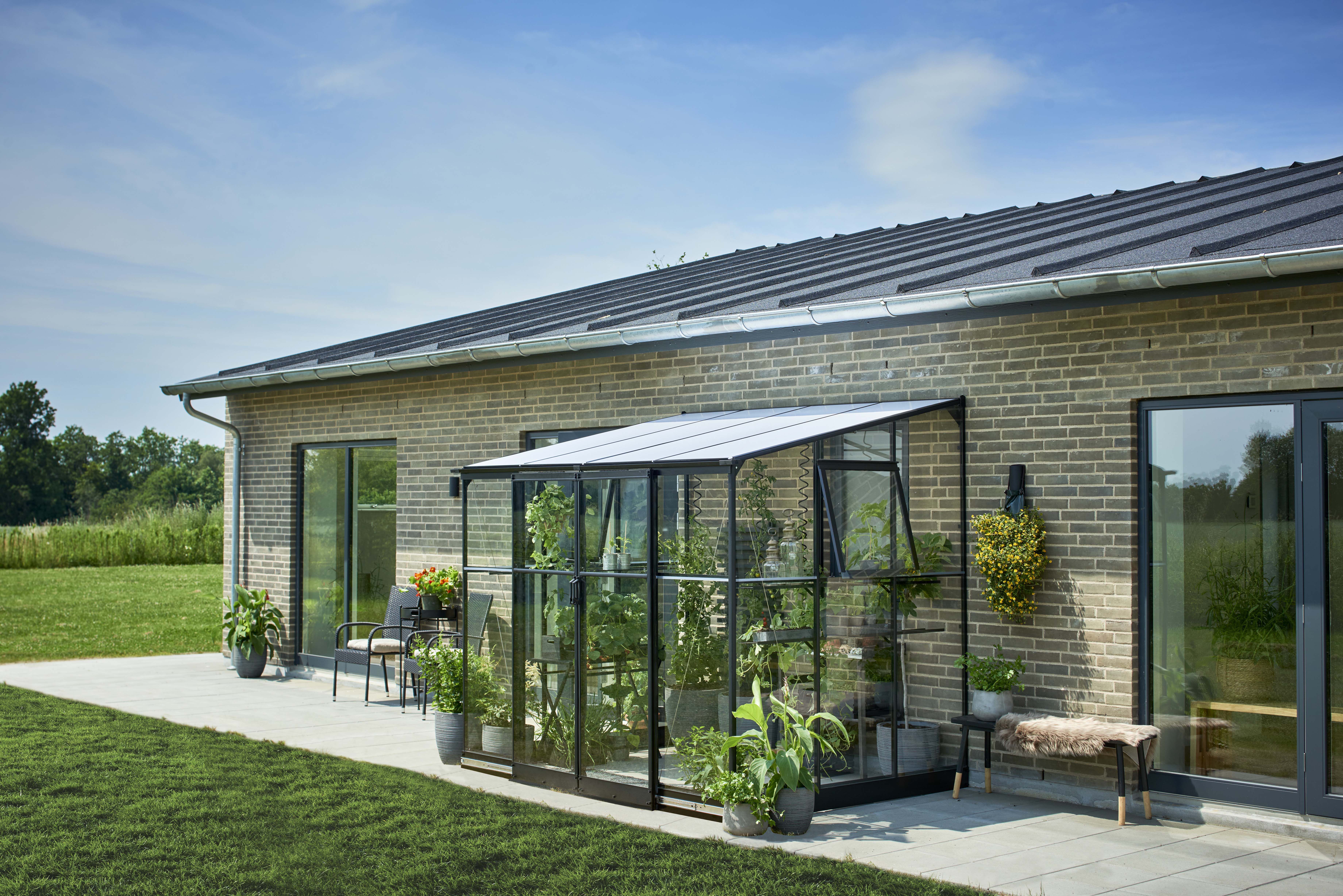 Halls Qube LT 68 - Muurkas