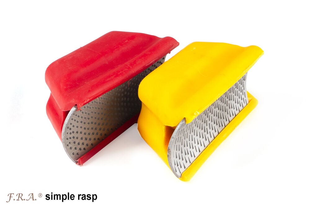 F.R.A. Simple Hoefrasp Grof - Hoef verzorging - Rood - 5.3x5.3x11.5 cm