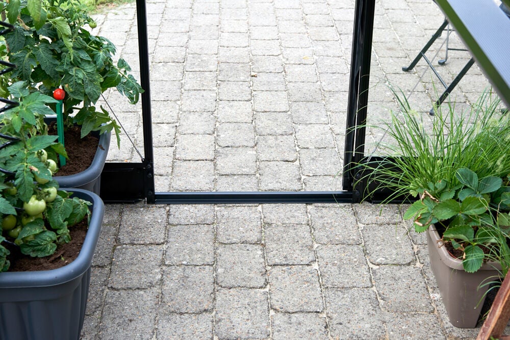 Halls Qube 610 - Fundering - zwart - 12x1x321 cm