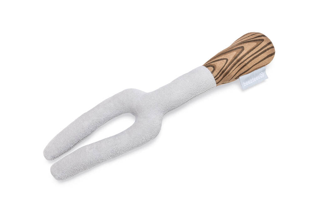 Beeztees Vork en worst - Knuffel - Hondenspeelgoed - Diverse kleuren - 8x18x33 cm