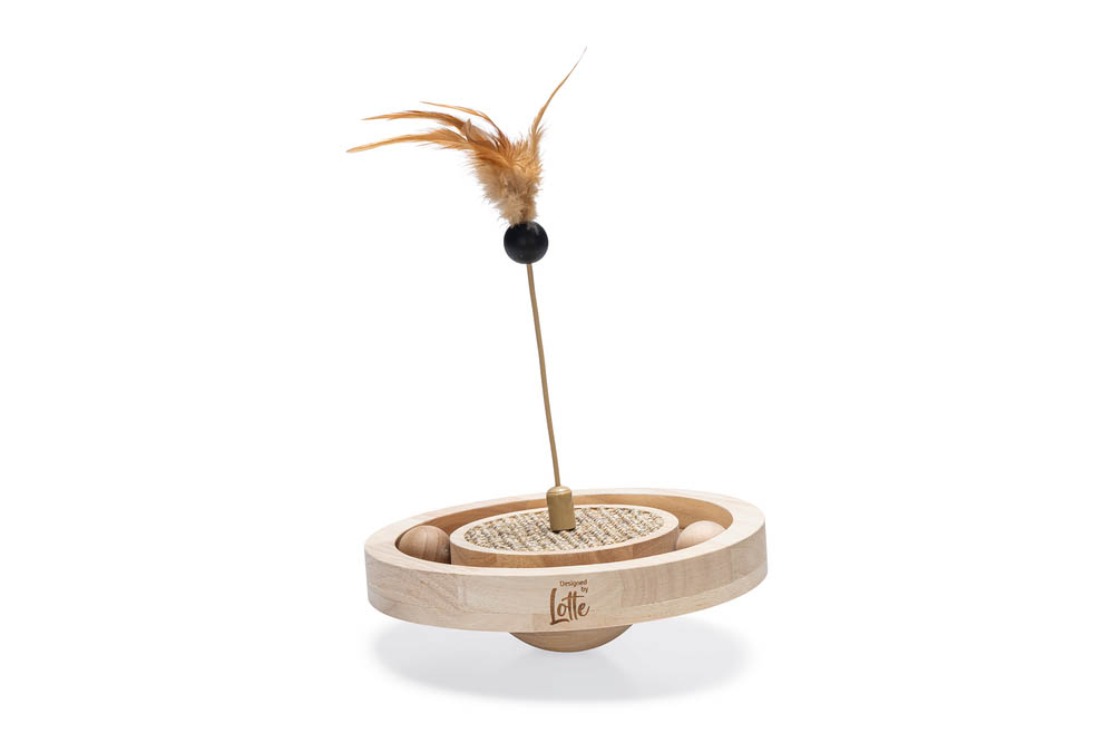 Designed by Lotte Winni - Kattenspeeltje - Bruin