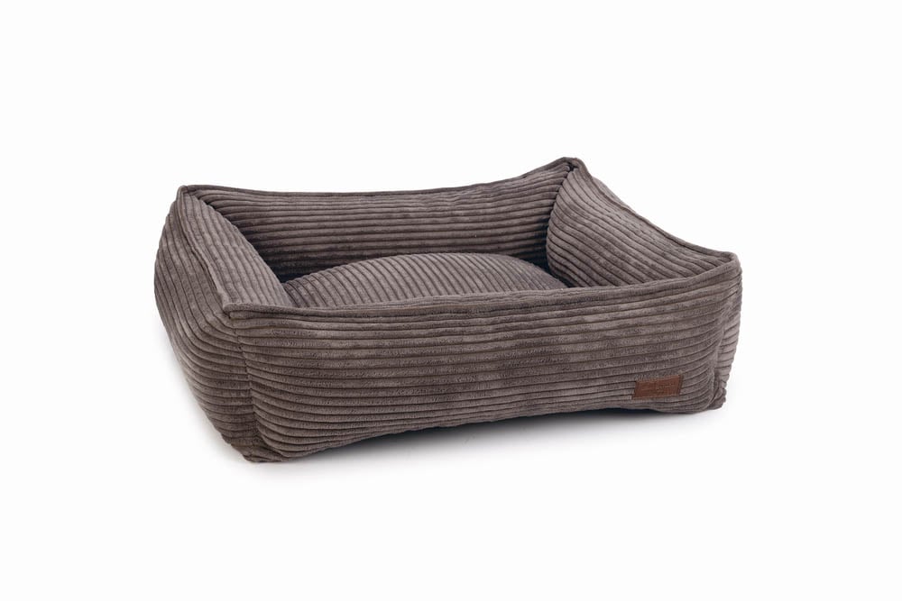 Designed by Lotte Ribbed - Hondenmand - bruin - 20x65x60 cm - S